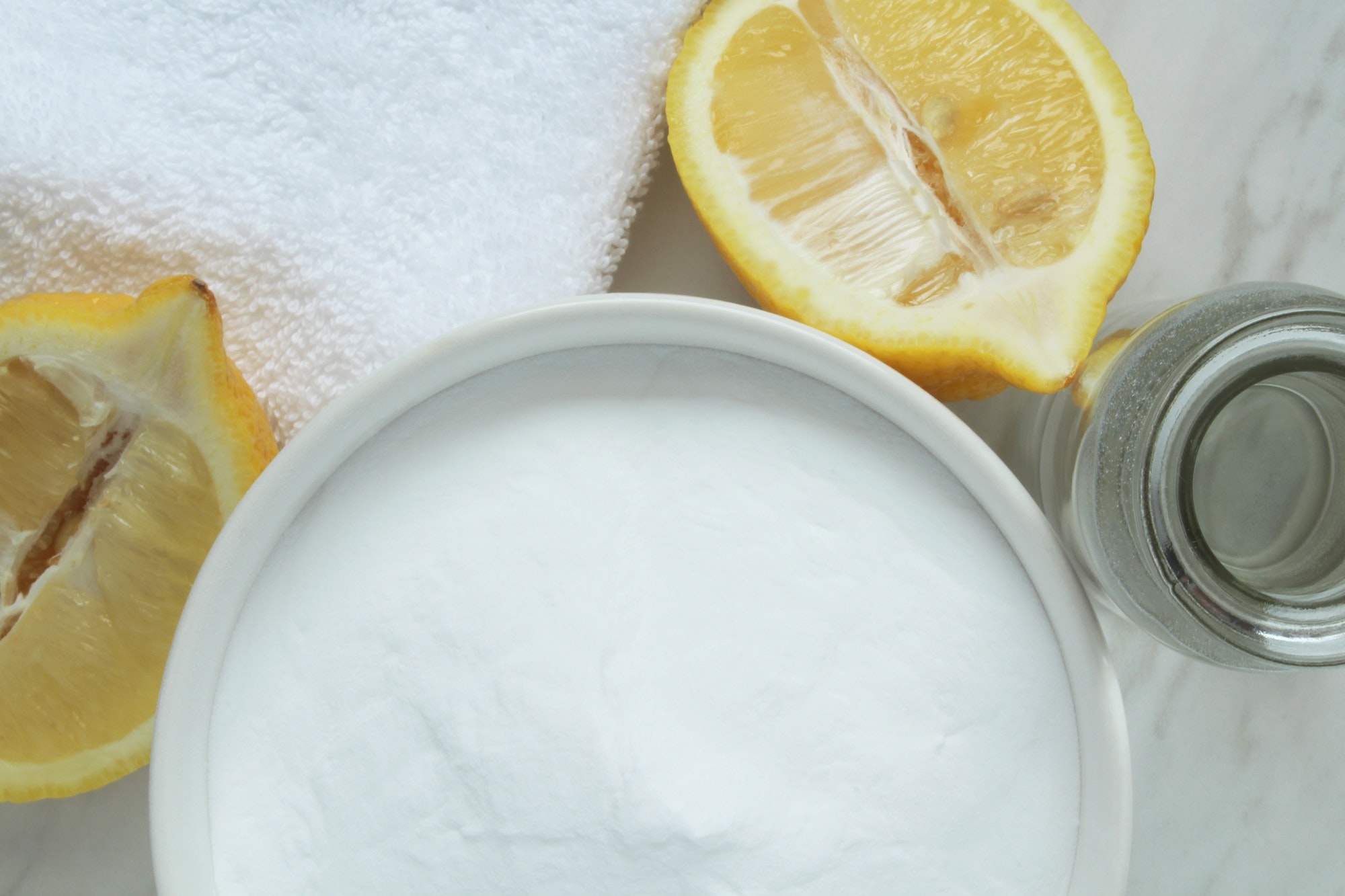 Natural cleaning with lemon, baking soda and vinegar